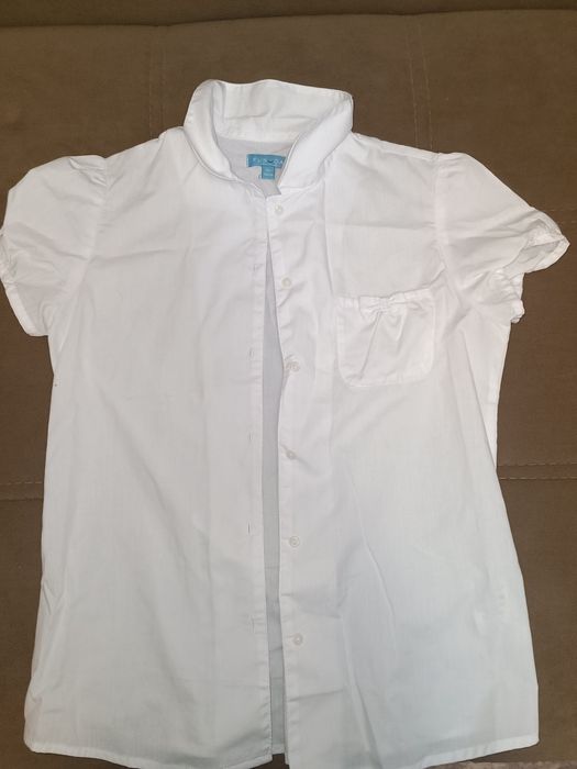 Отдам даром школьные блузки