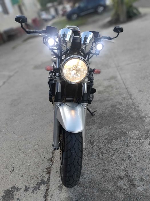 Motocicleta suzuki bandit 1200