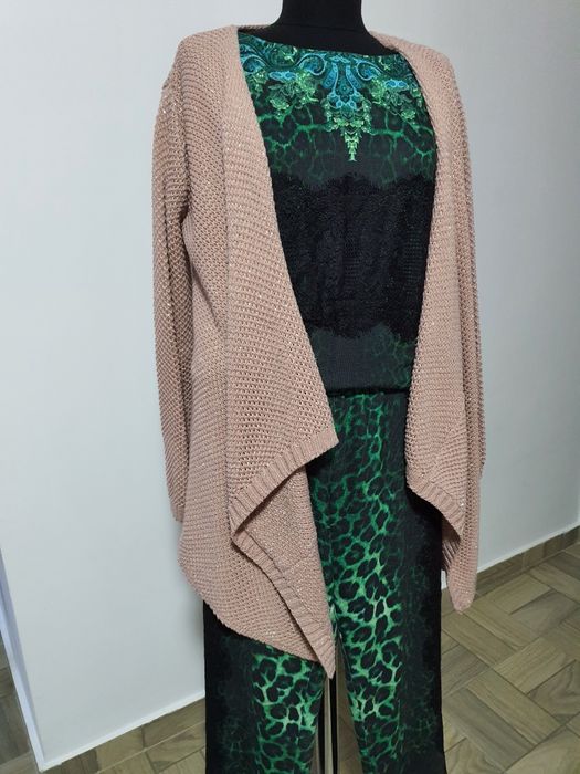 Capa/Cardigan elegant pentru rochii, cămăși, fuste;