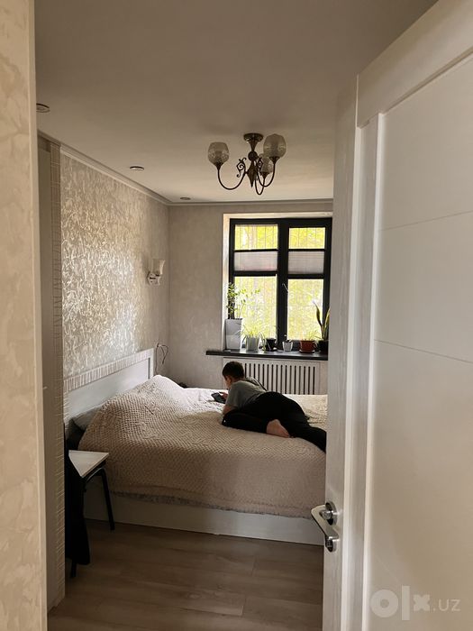 Продаеться 4 комнатная квартира 90 квадратов 1 этаж 5 этажного дома