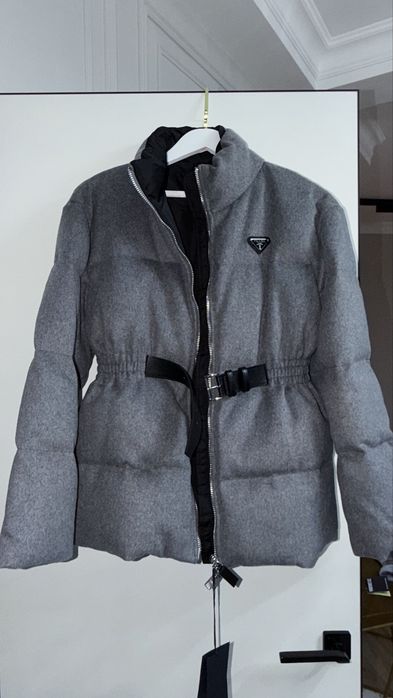 Продам зимний пуховик Prada