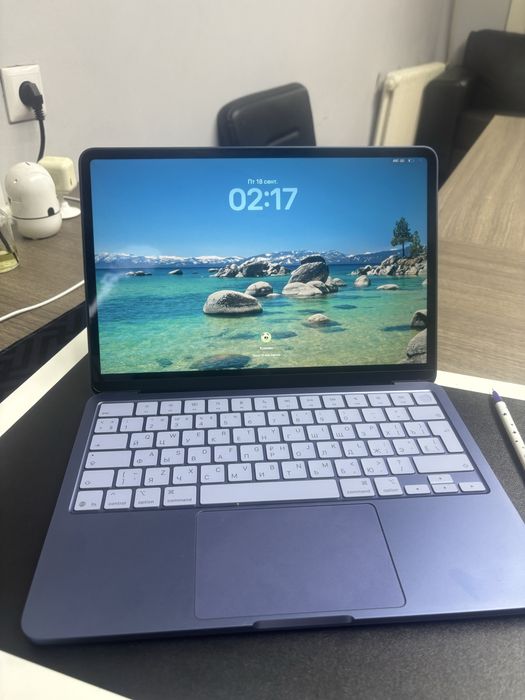 Mac book  почти новый 350000