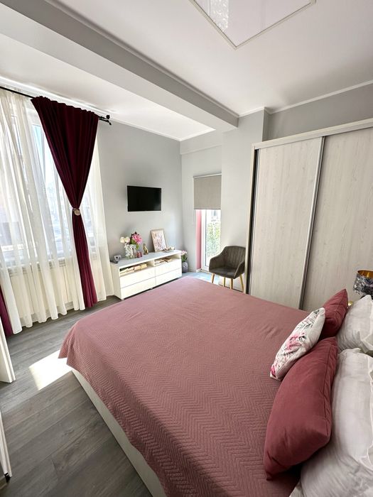 Vand apartament cu 2 camere cu vedere la mare Navodari