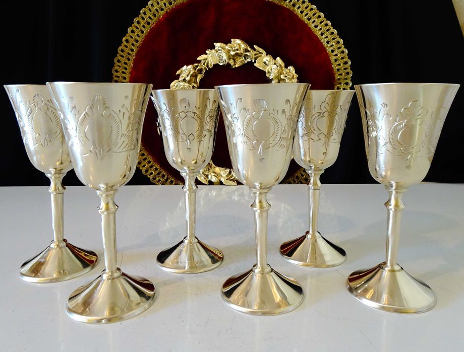 Бронзови чаши за ракия с разкошен бароков релеф,кана.