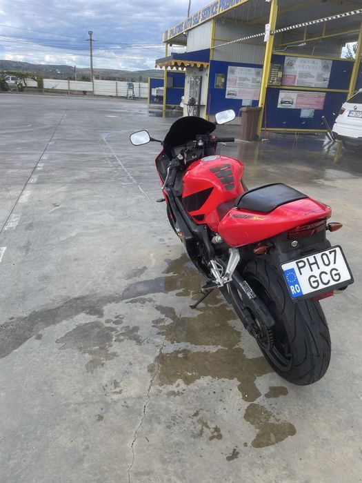 Vand Honda CBR F4i