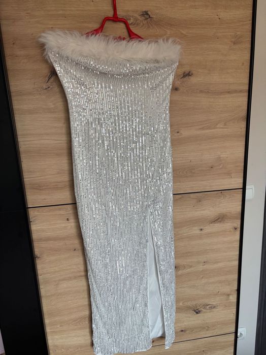 Дамска официална рокля с пера