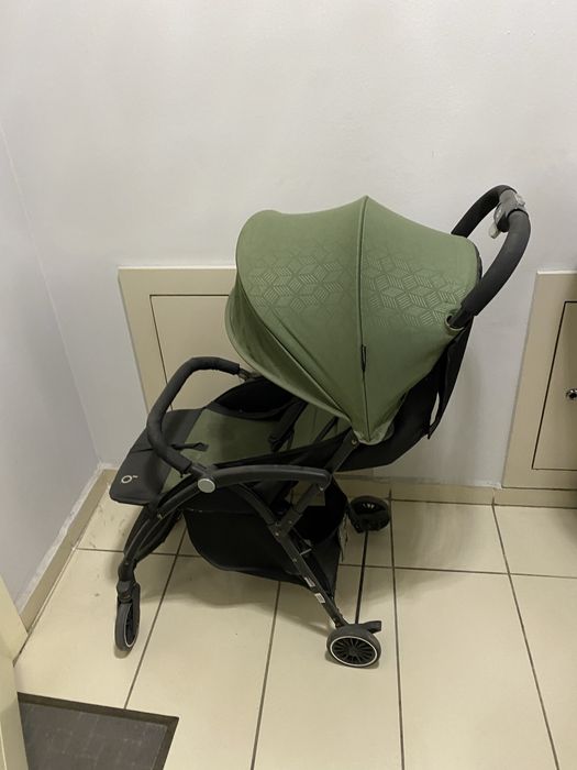 Детская  коляска прогулочная