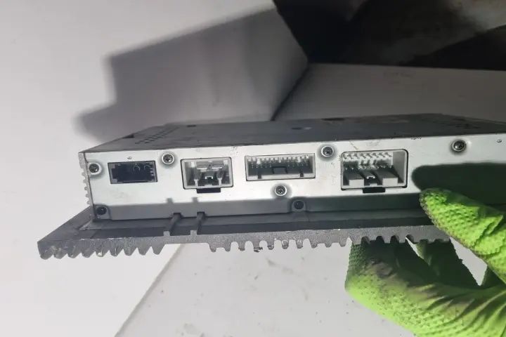 Amplificator audio Volvo V50 2008 2.0 D MT (136 hp)