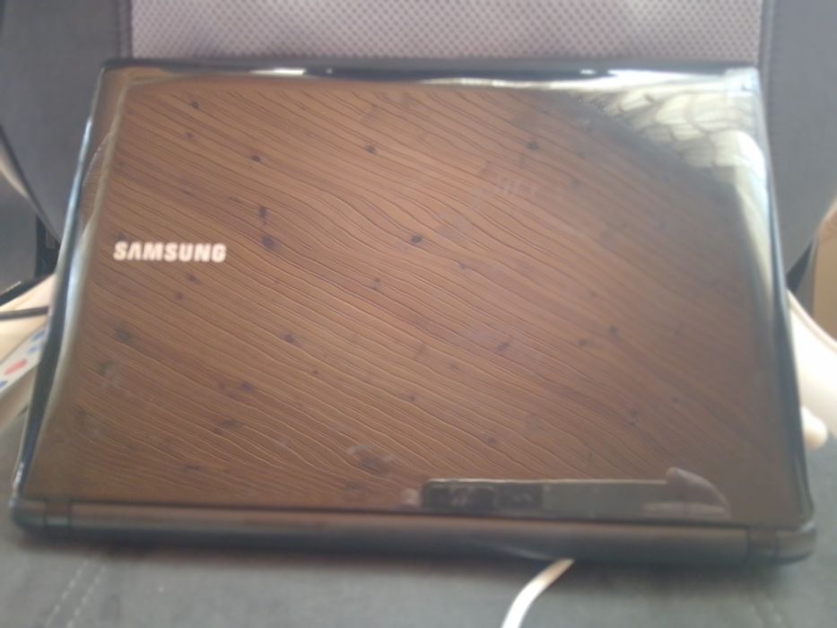 Мини лаптоп SAMSUNG