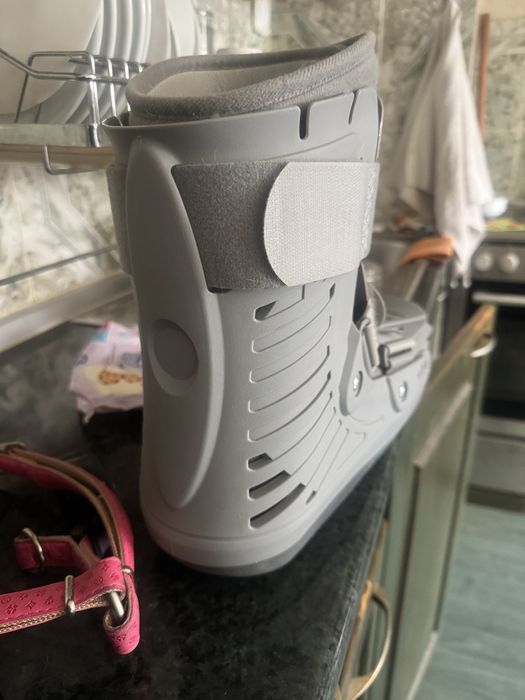 Ортопедичен ботуш