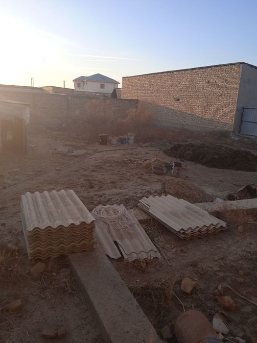 продается недостроенный участок