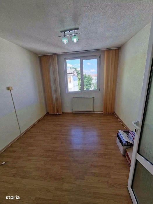 De vanzare apartament cu 3 camere,decomandat, 2 bai, Pret 59900 euro