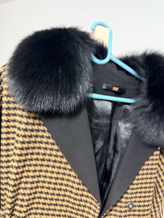 Пальто с натуральным воротником