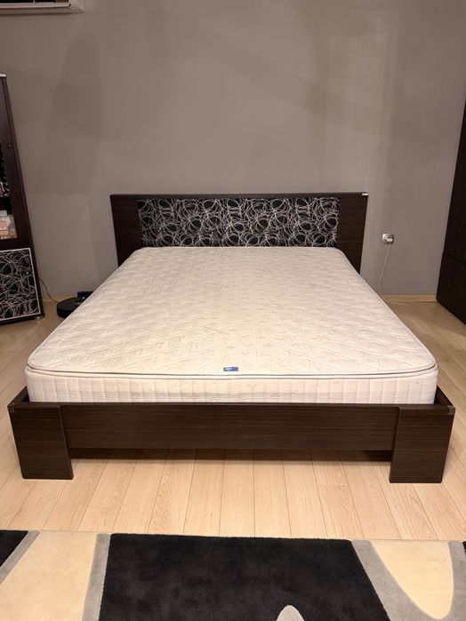 спалня с матрак 160/200