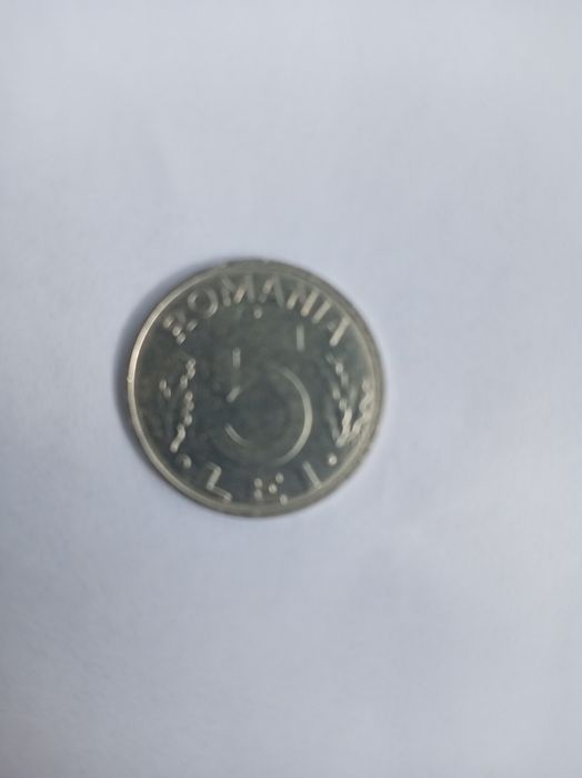 Monede diferite valori și anii de emitere