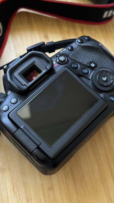 фотоаппарат canon 6D mark 2