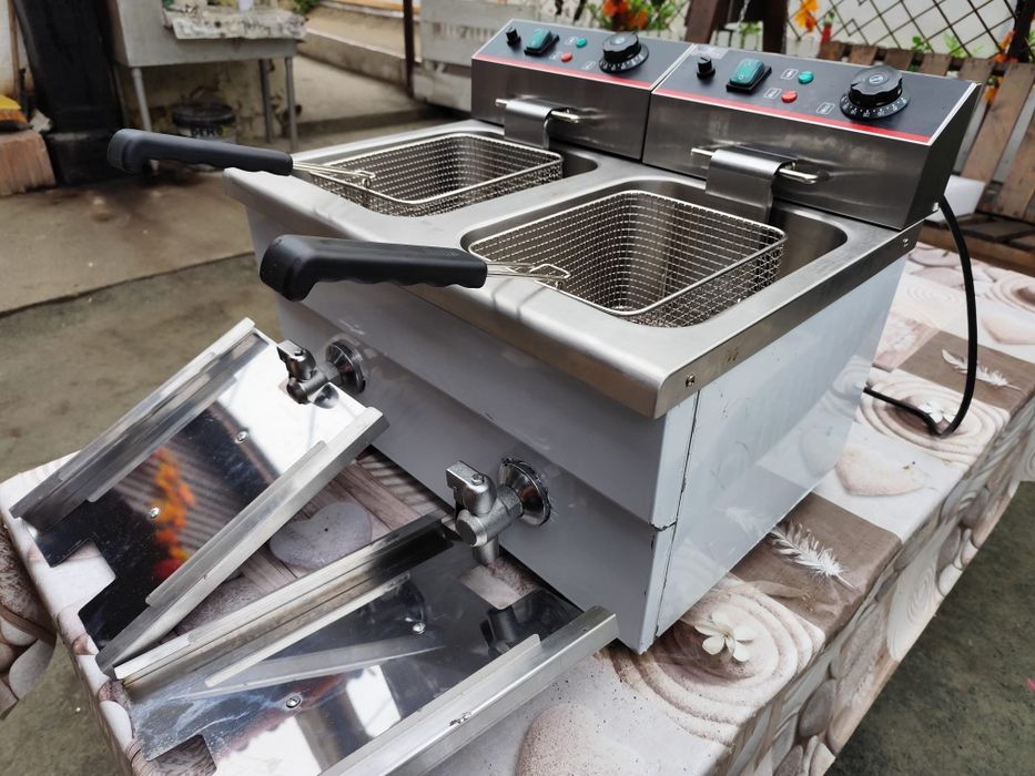 Friteuza  electrica cu doua cuve 12 litri/cuva