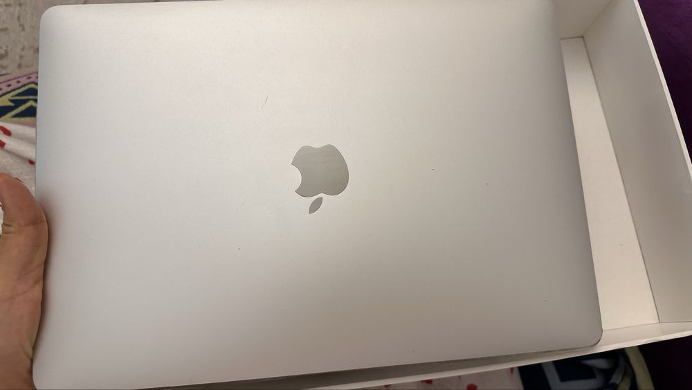 Macbook Pro 13 inch 2019