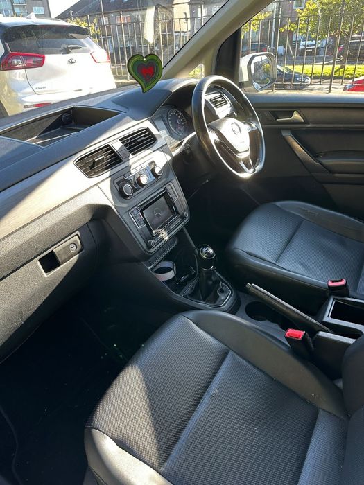 Dezmembrez wolkswagen caddy maxi 7 locur motor 2.0 dfsd cutie manuala