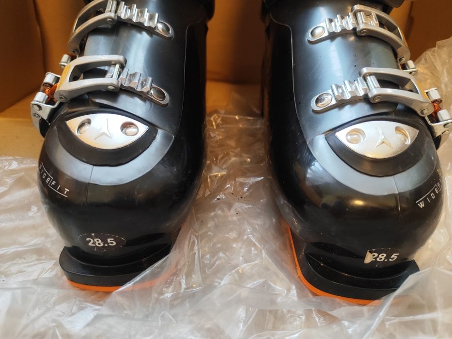 Ски обувки Atomic