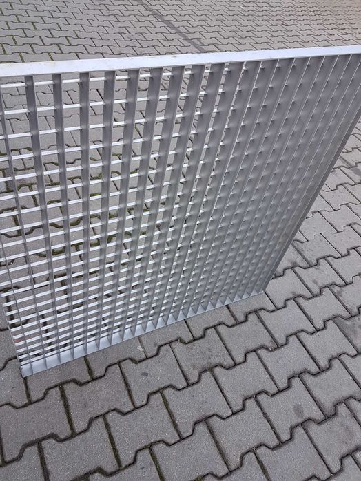 Gratare, grilaje, din ALUMINIU, INOX si ZINCATE, diferite dimensiuni