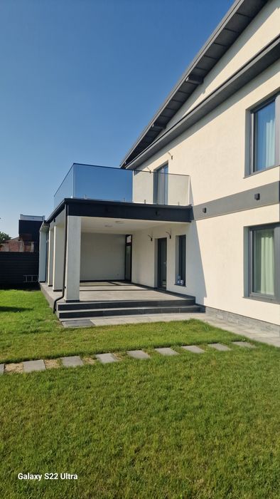 Casa nouă Gherăiesti la strada 260m²