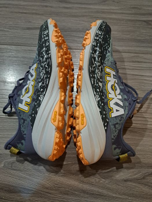 Încălțăminte Hoka