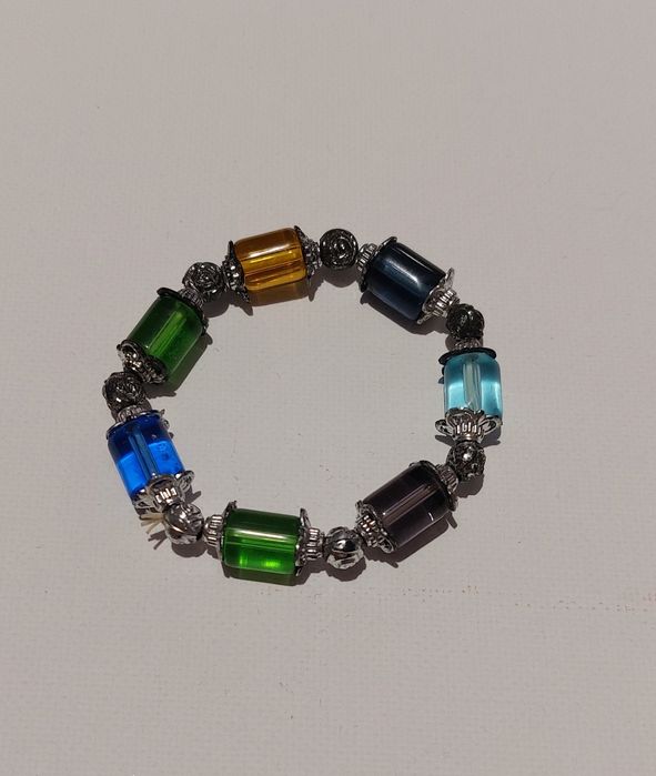 Дамски колиета и гривни