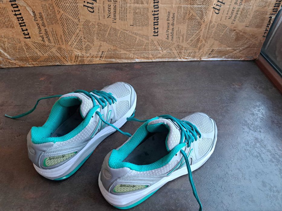 детски/дамски маратонки момче,кецове,спортни обувки,New Balance38