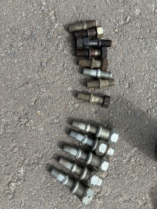 Продам запчасти на газ 53