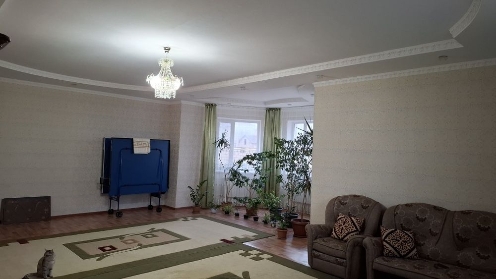 Кең үи сатылады,