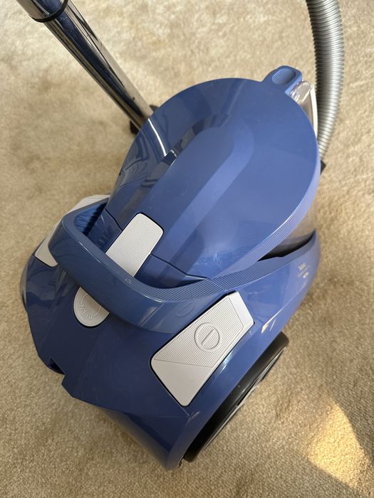 Пылесос в отличном состоянии Tefal