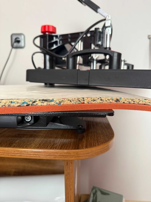 Чисто нова! Термотрансферна Преса от CNCTech с плоча 38х38см.