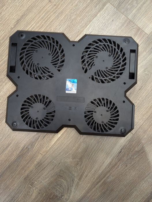Охлаждающая подставка для ноутбука Deepcool Multi Core X6