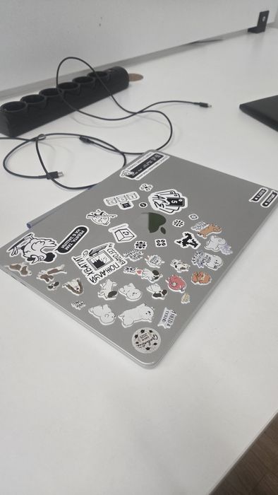 Macbook Air M3 8/256