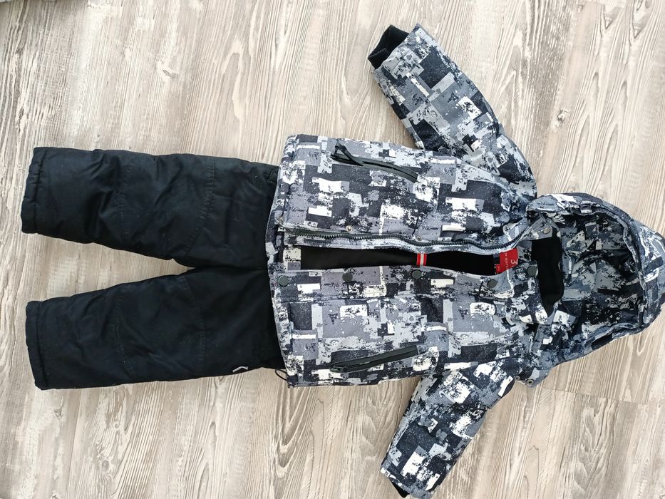 Продам зимний комплект (комбинезон)