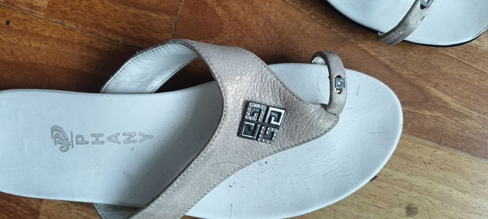 Шлепки, босоножки 38 р