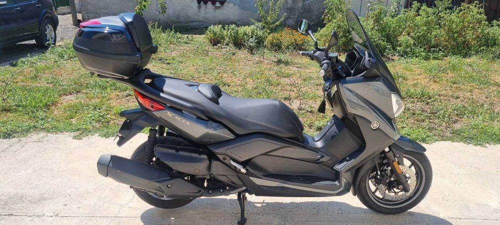 Скутер Yamaha X-MAX