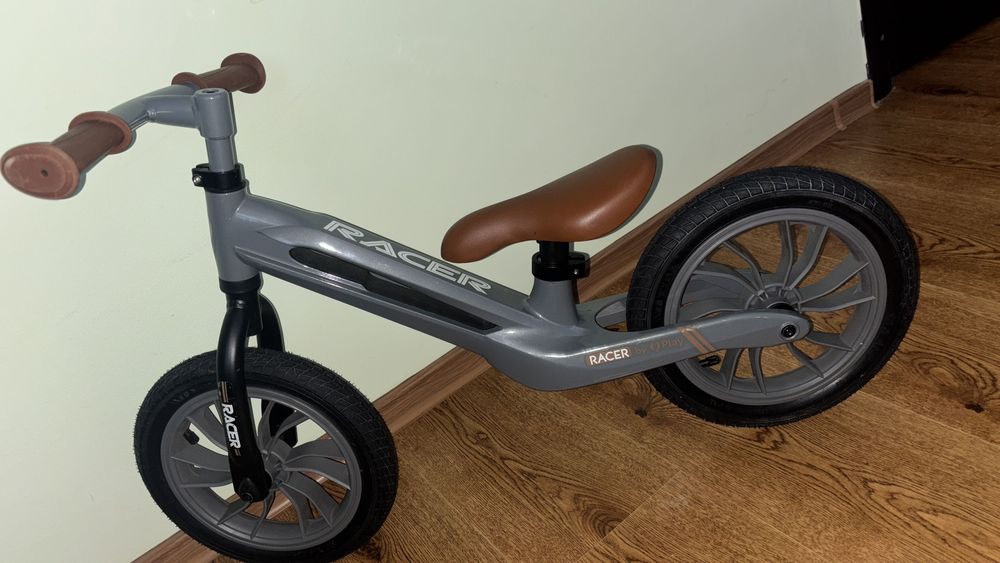 Bicicleta Racer fără pedale
