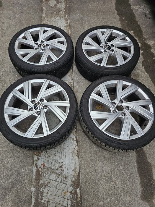 Jante originale VW R line r18 Bergamo cu cauciucuri de iarna