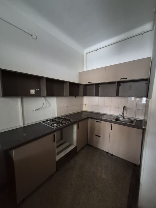 Bucatarie in L fronturi MDF, balamale Blum + Masina de spalat vase