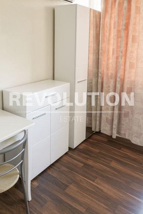 Дава се под наем Едностаен апартамент в Варна, Левски - 20 кв.м за 275 € - Снимка #1