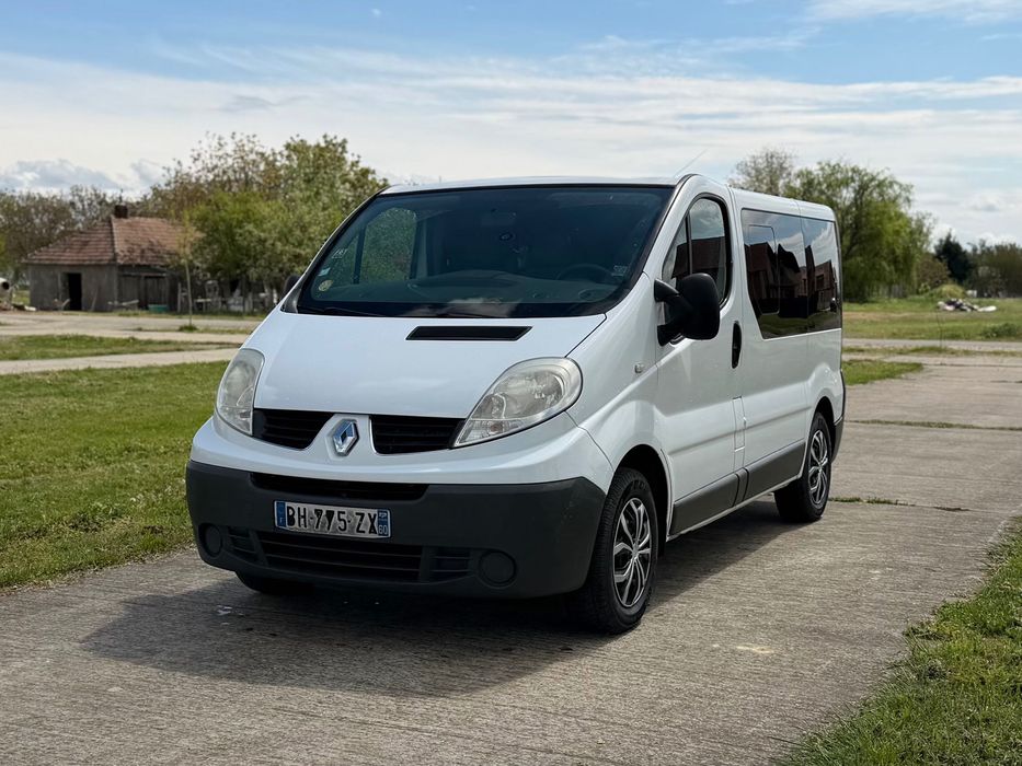 Renault trafic 2.0Dci 115cp 9 locuri