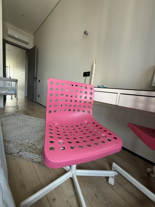 Стул IKEA (оригинал). Есть 2 стула