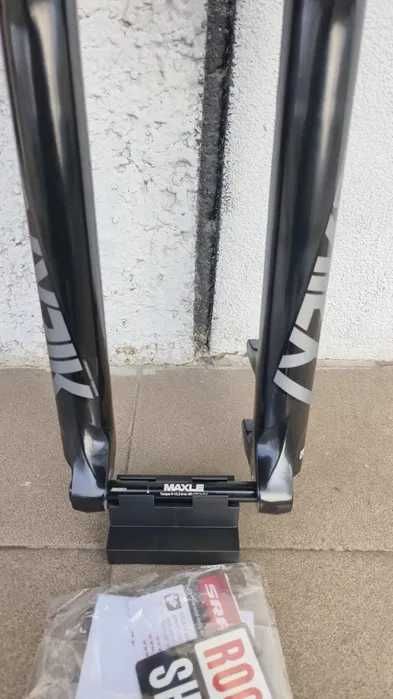 Вилка RockShox Lyric Select+ RC 2.1 29"DebonAir 150,180mm Boost 15X110