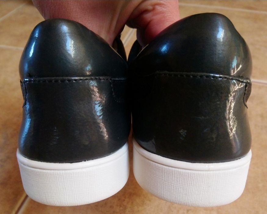 37,5 adidași piele Naturalizer Noi