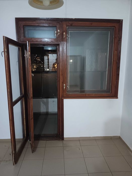 Продавам дървени врати и прозорци