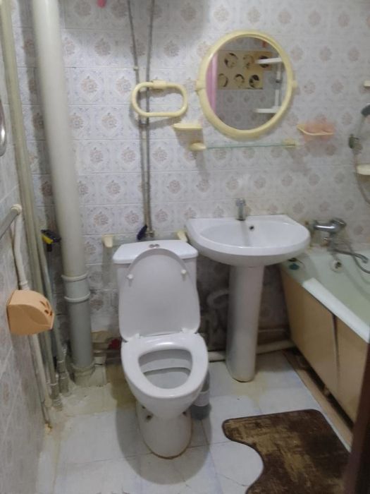продам 2х ком.кв.в 7мкр дом 30