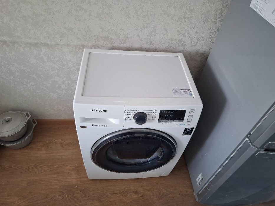 Продаю стиральную машину