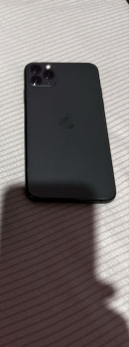 Продам iPhone 11 про макс 256 в идеале